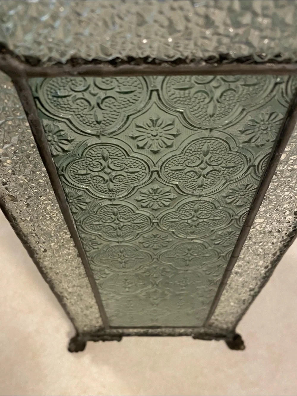 Exquisite Footed Ambiance Lamp